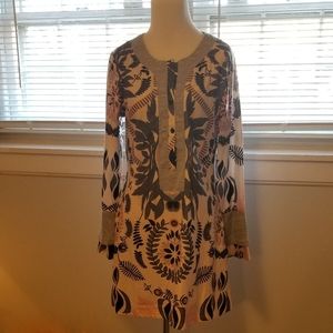 Printed tunic ivory, pink, gray and black top